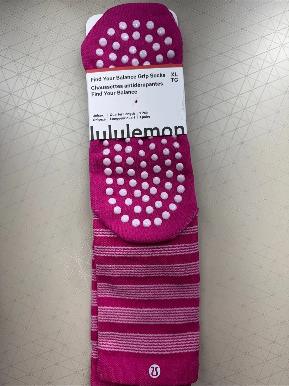 lululemon athletica Find Your Balance Grip Socks in Magenta